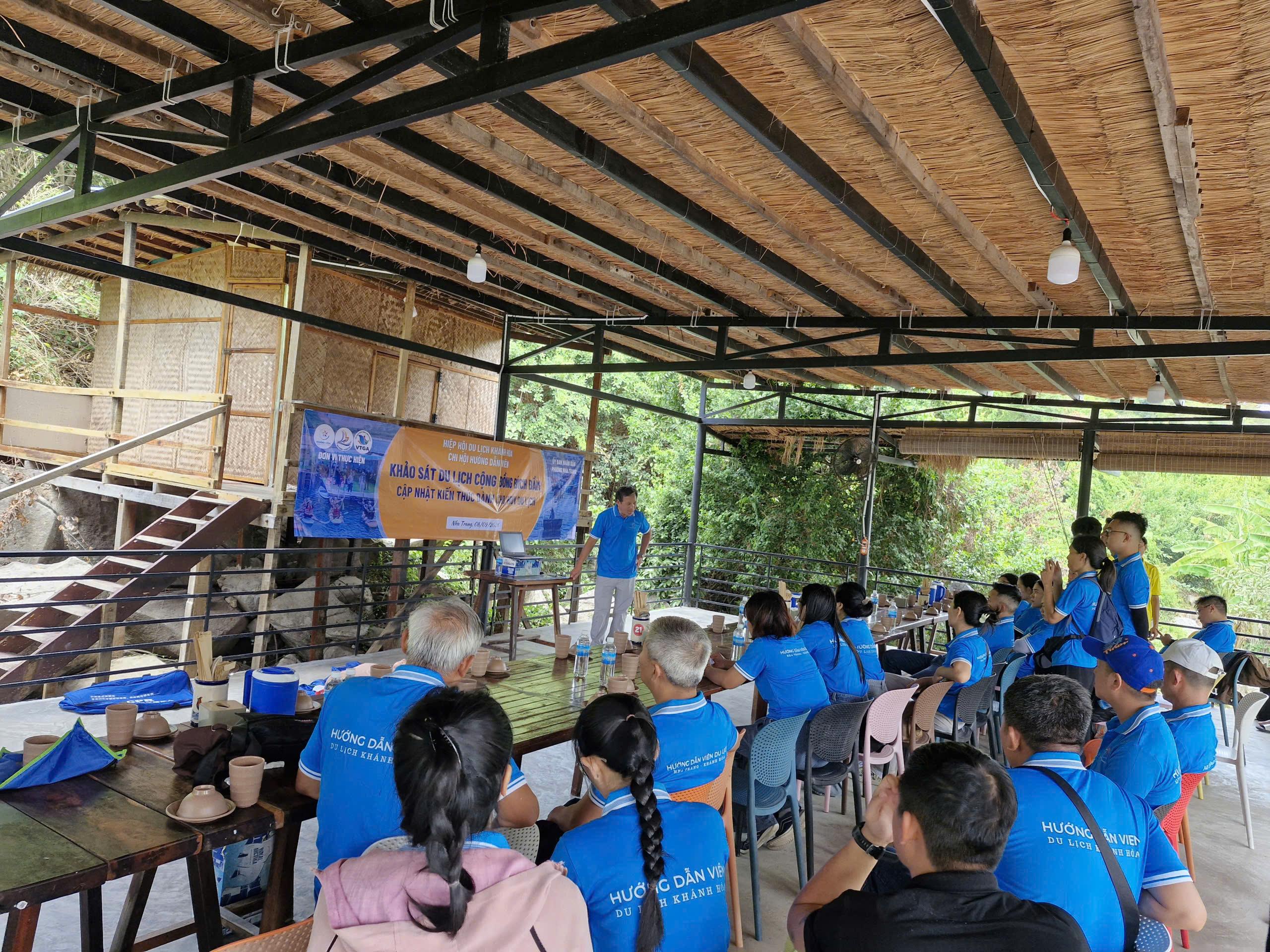 khao-sat-du-lich-cong-dong-bich-dam-so-cap-cuu (2)