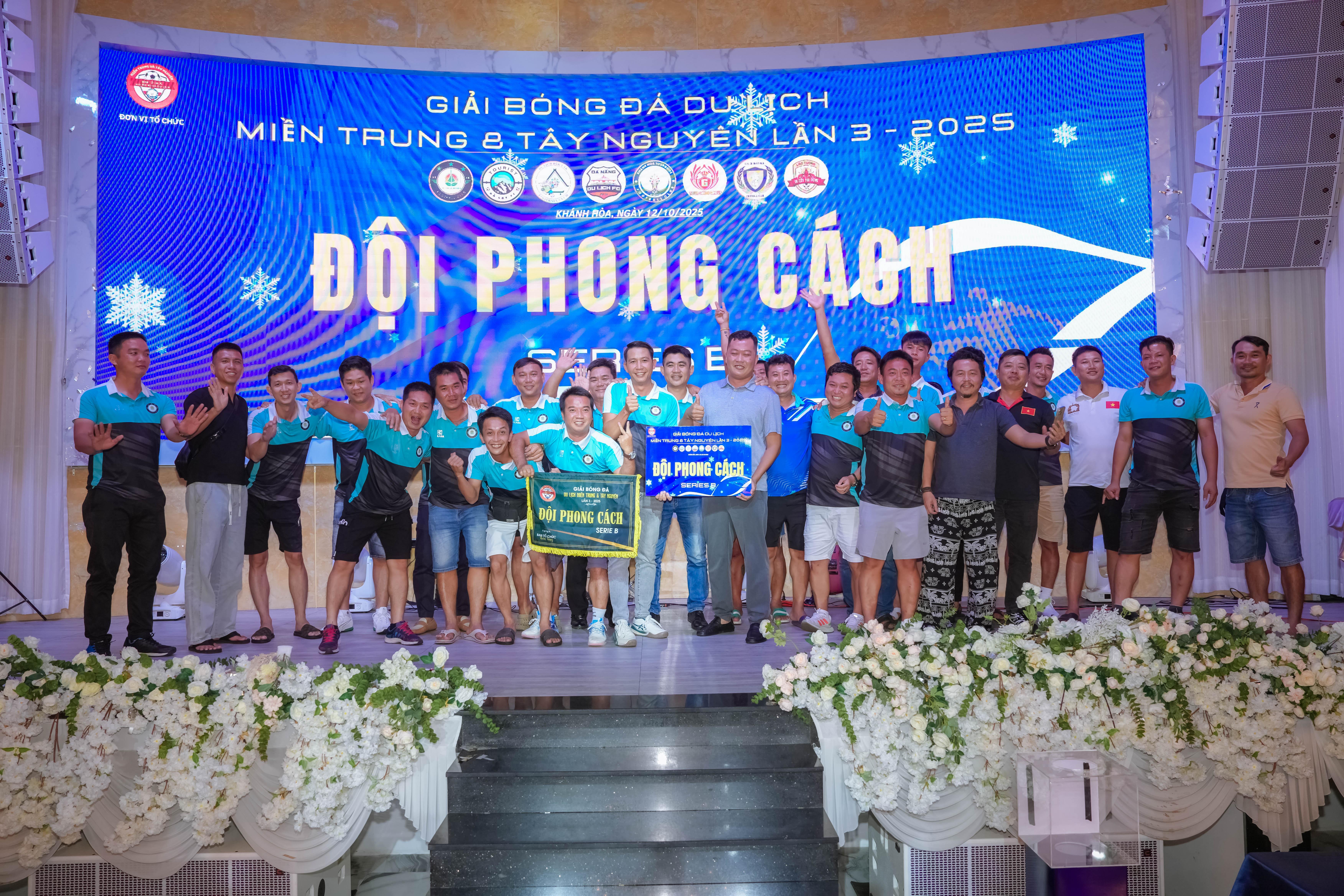 giai-bong-da-du-lich-mien-trung-tay-nguyen (1)