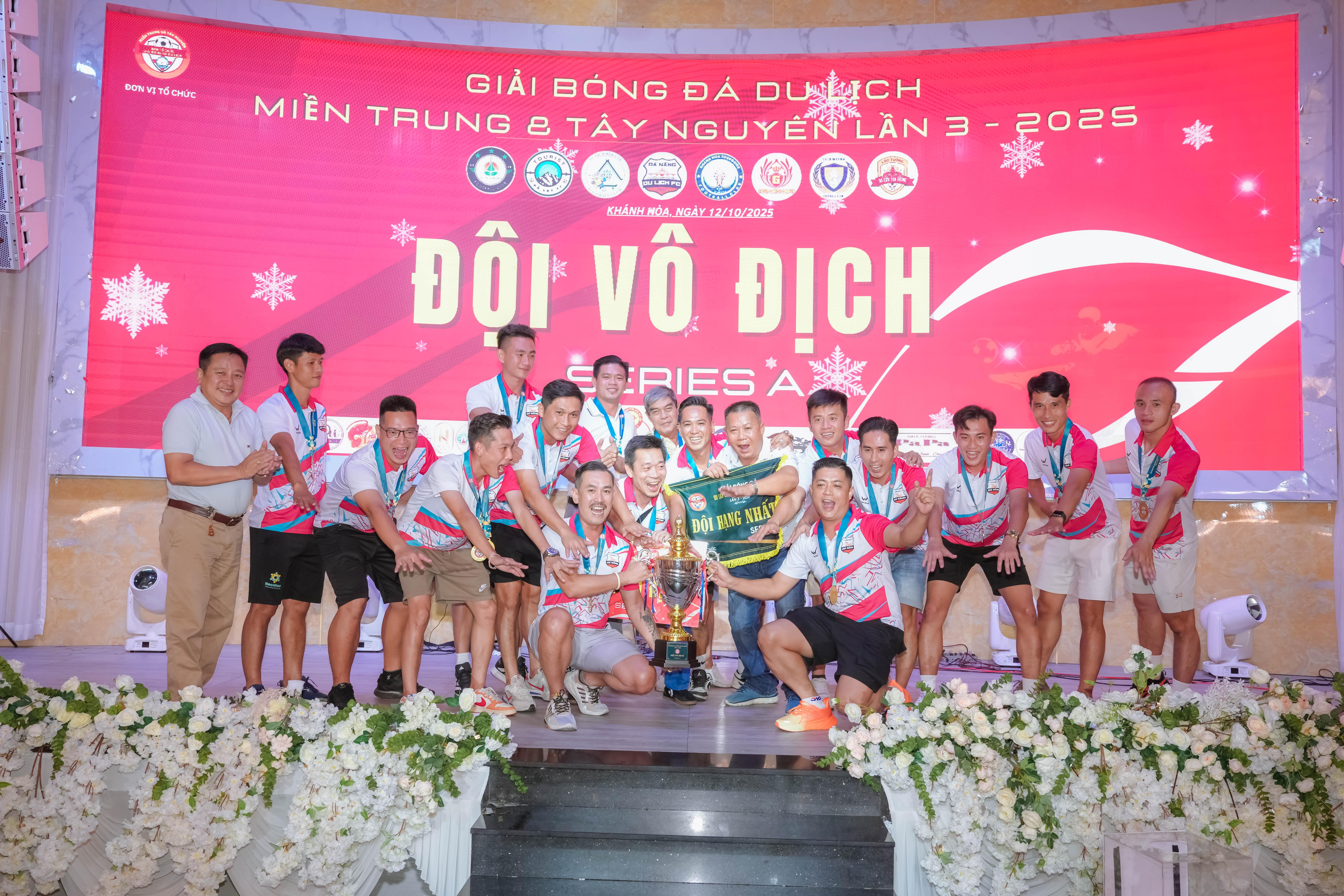 giai-bong-da-du-lich-mien-trung-tay-nguyen (10)