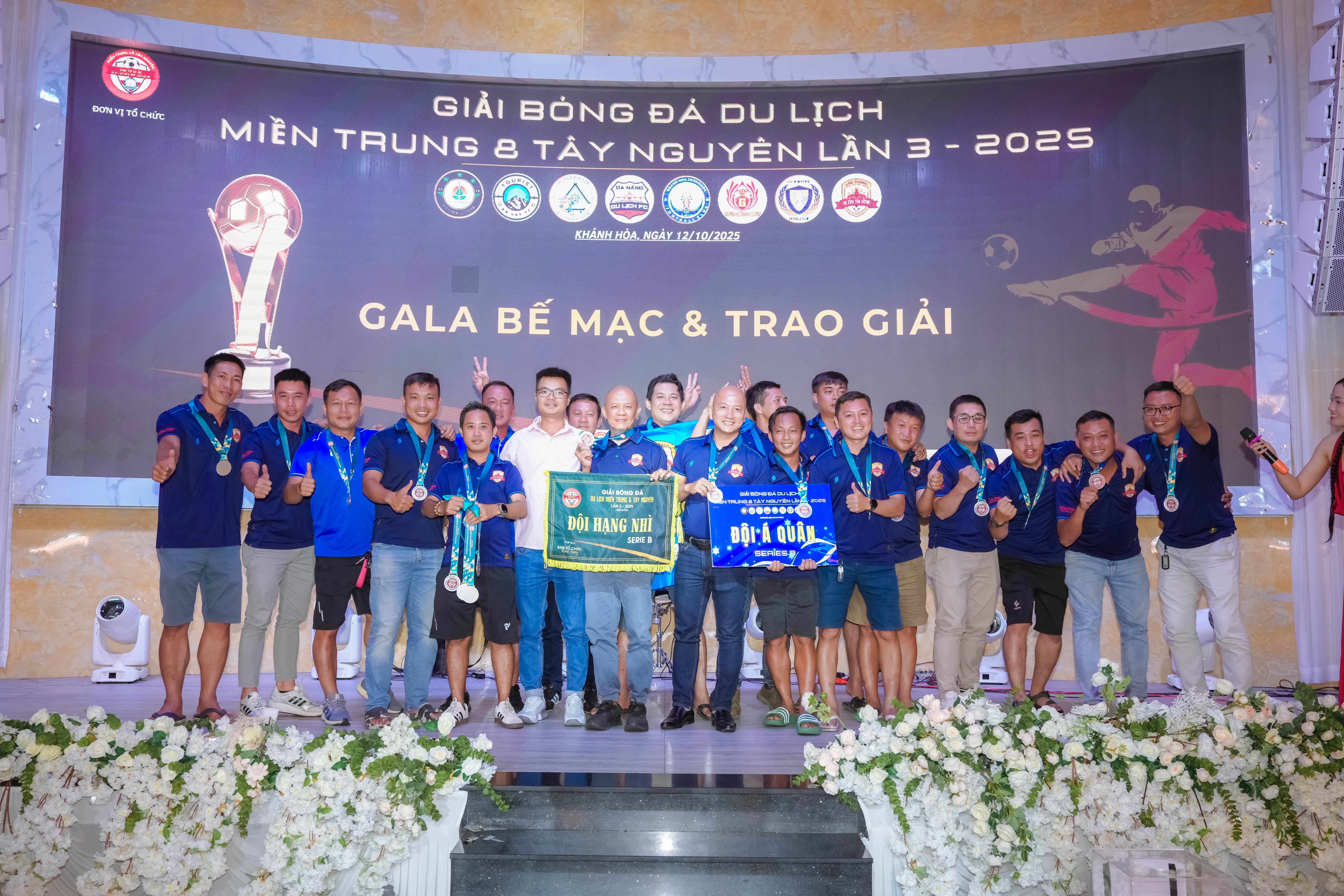 giai-bong-da-du-lich-mien-trung-tay-nguyen (2)