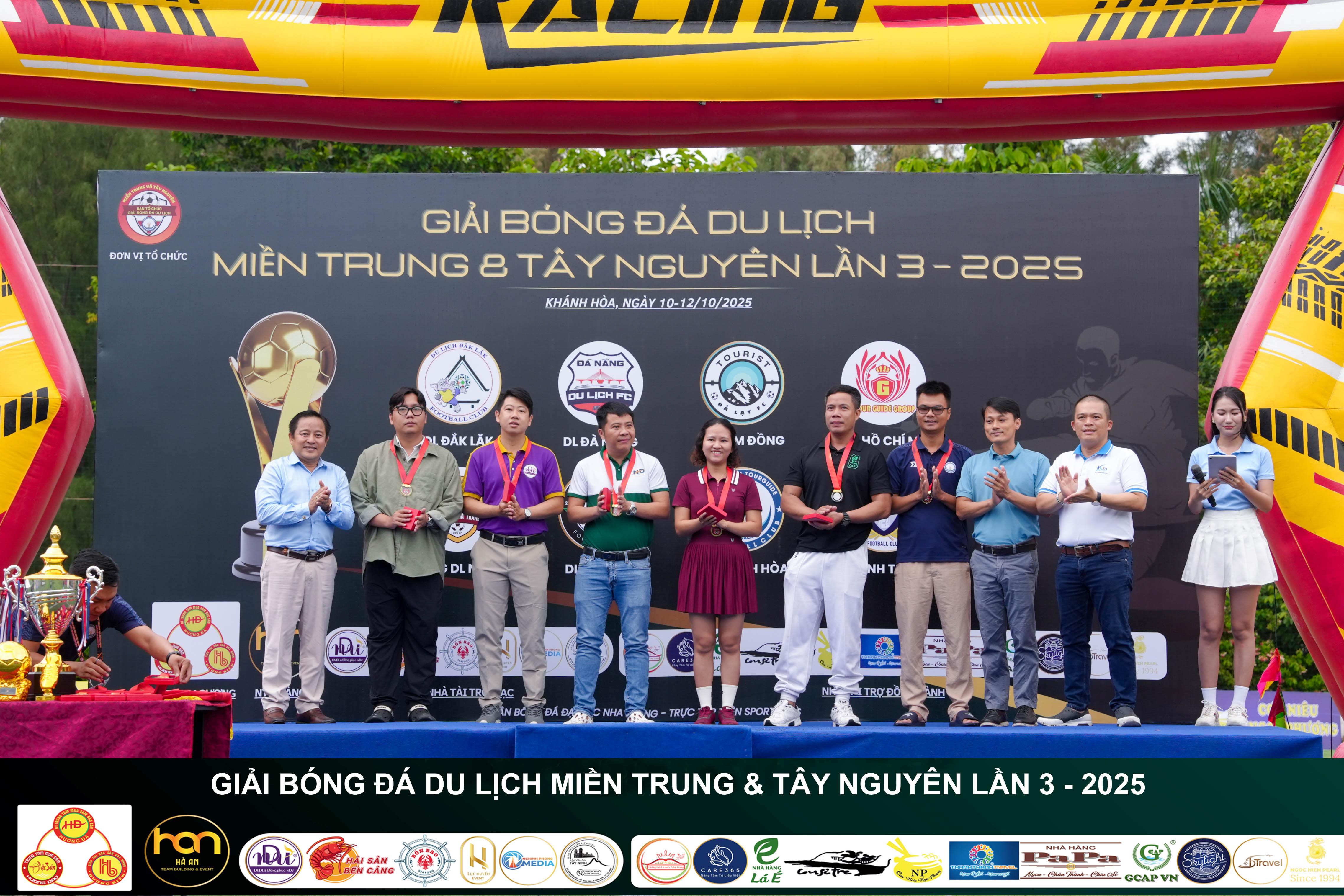 giai-bong-da-du-lich-mien-trung-tay-nguyen (22)