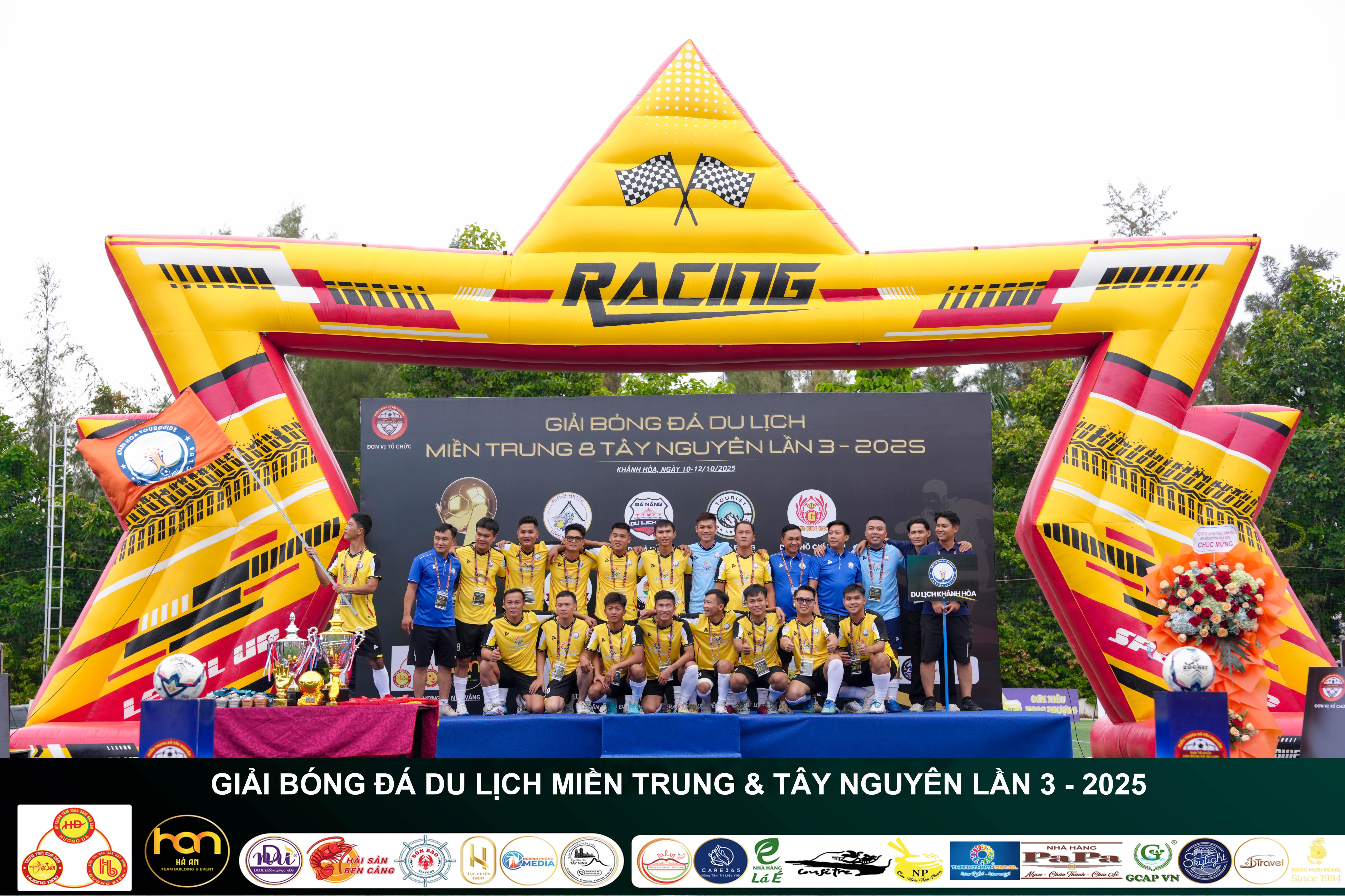 giai-bong-da-du-lich-mien-trung-tay-nguyen (25)