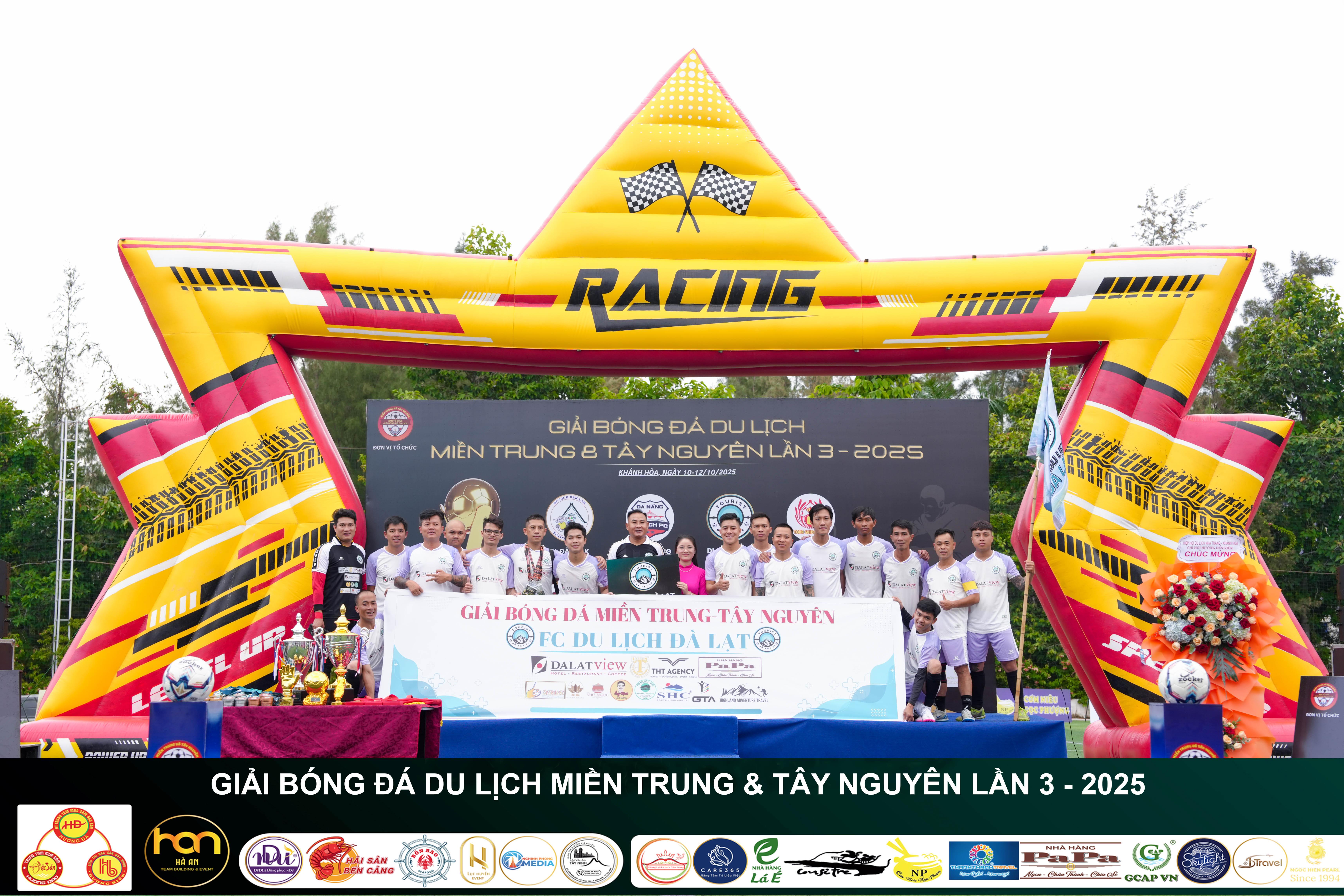 giai-bong-da-du-lich-mien-trung-tay-nguyen (27)