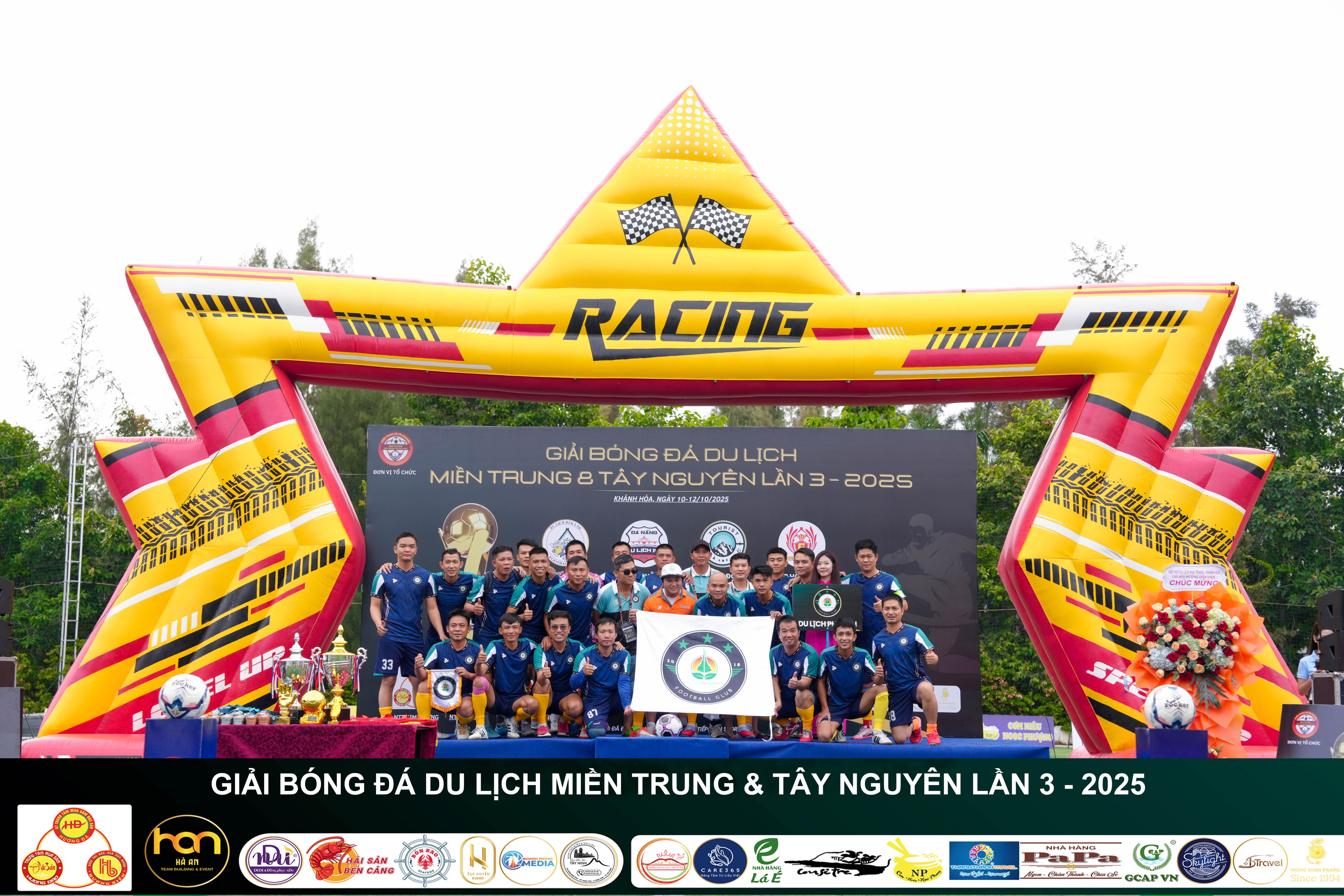 giai-bong-da-du-lich-mien-trung-tay-nguyen (29)