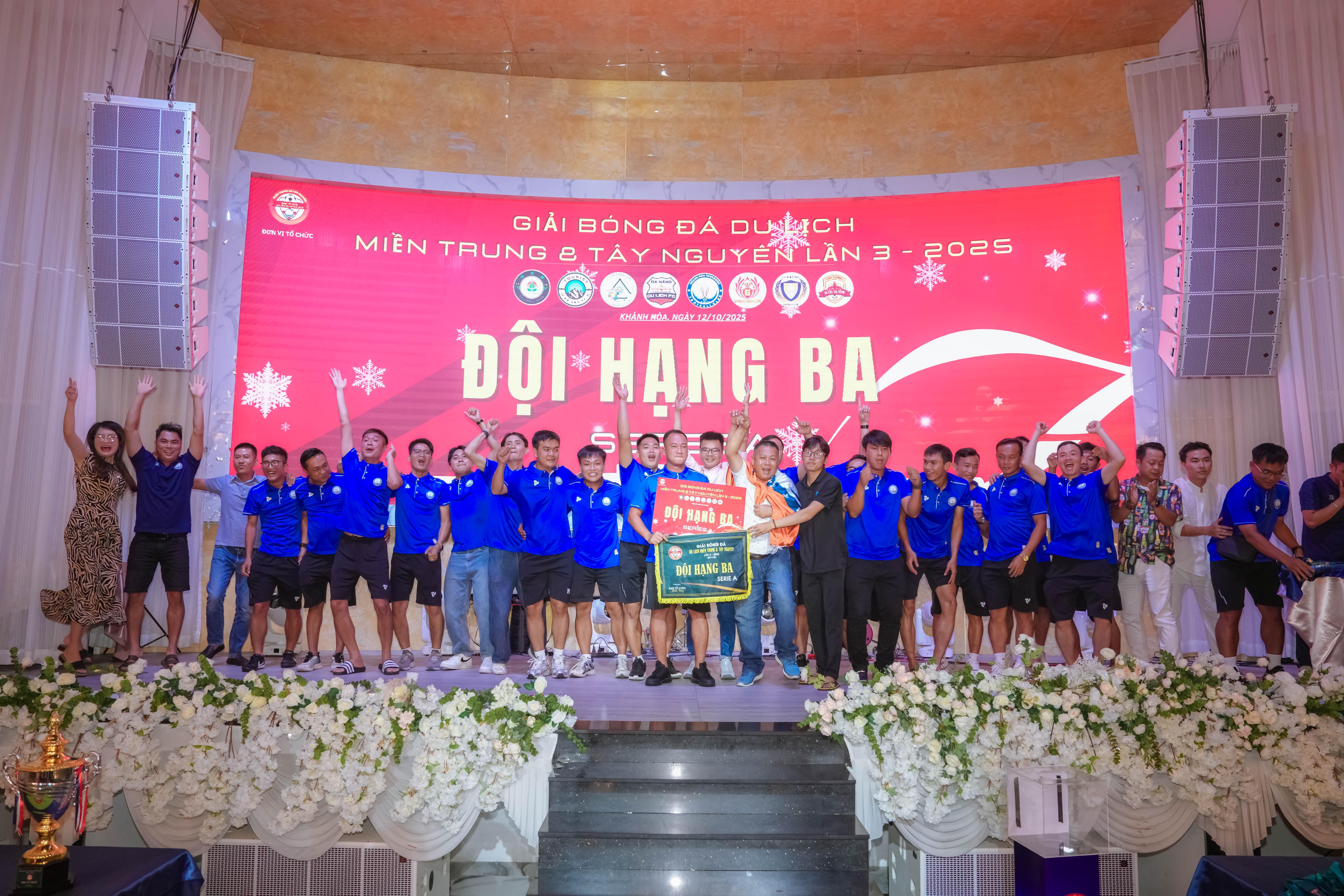 giai-bong-da-du-lich-mien-trung-tay-nguyen (7)