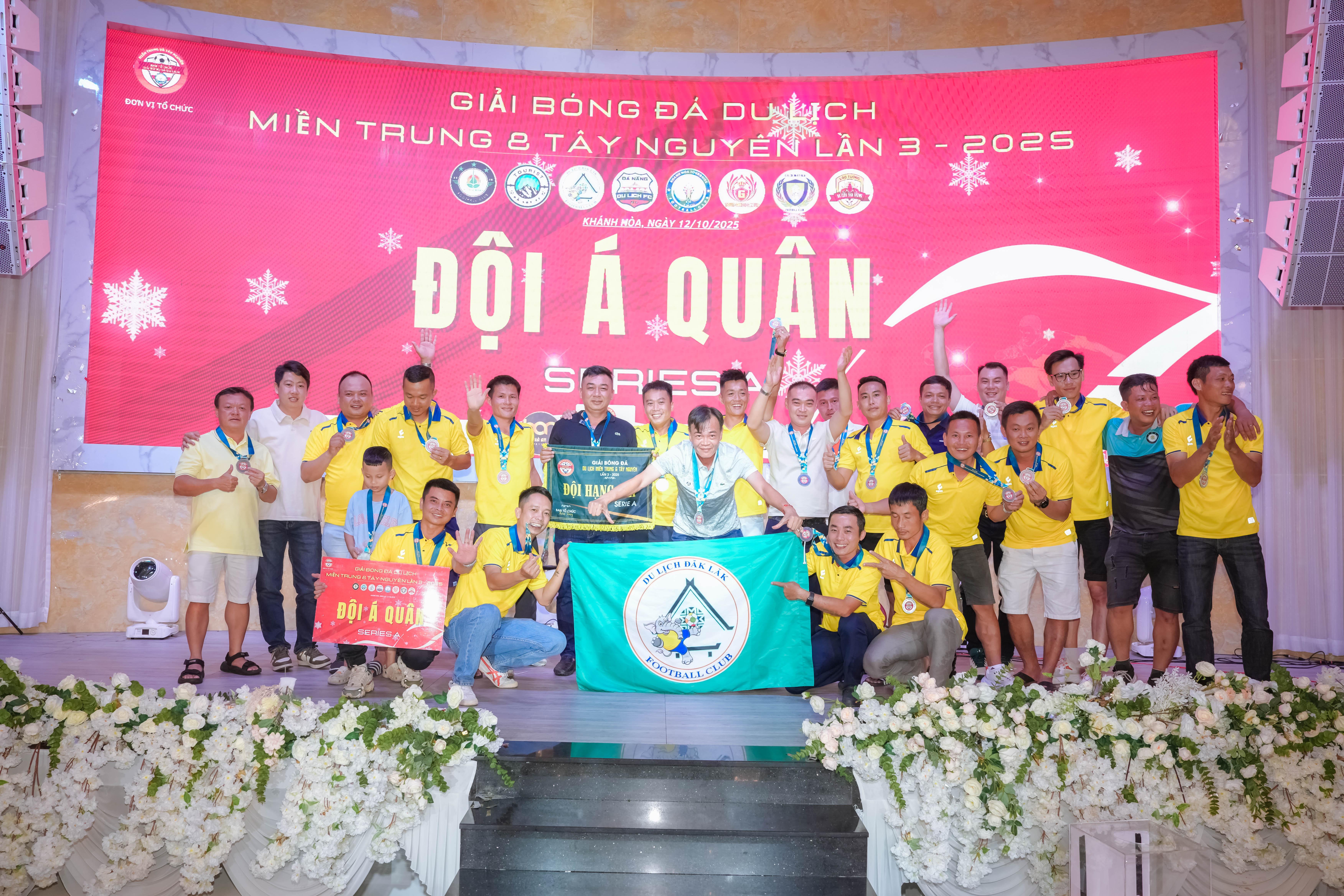 giai-bong-da-du-lich-mien-trung-tay-nguyen (9)