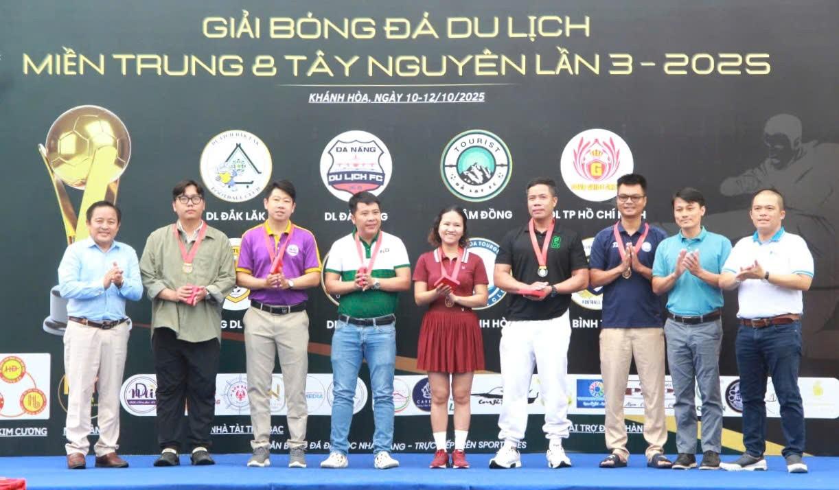 khanh-hoa-tour-guide-fc (4)