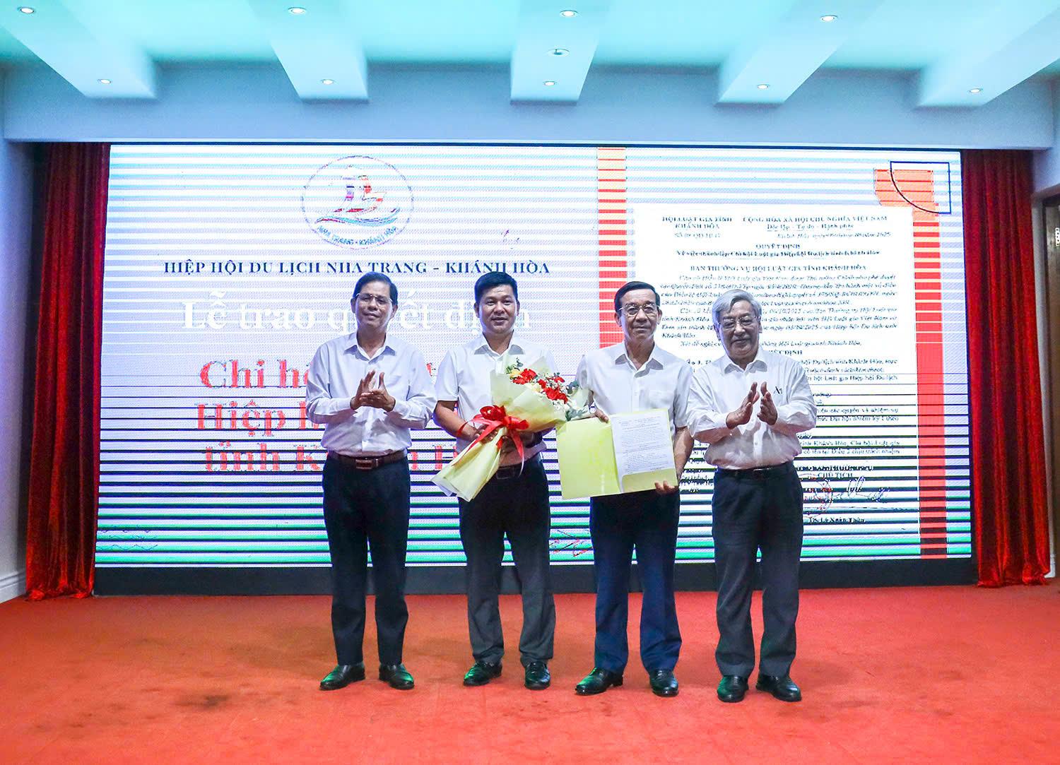 hoi-nghi-ban-chap-hanh-hiep-hoi-du-lich-khanh-hoa (4)