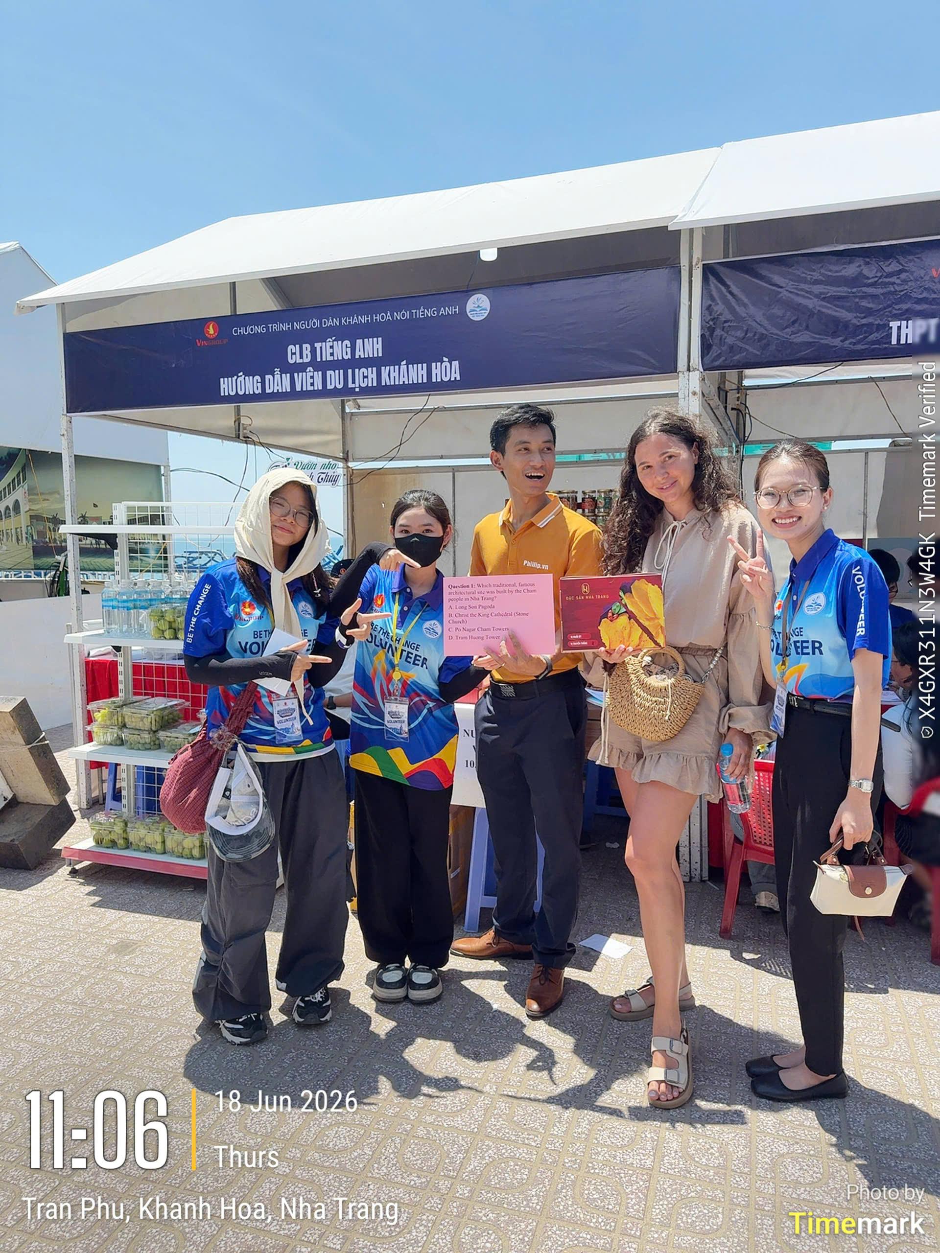 clb-tieng-anh-huong-dan-vien-ngay-hoi-tieng-anh-khanh-hoa-2026 (17)