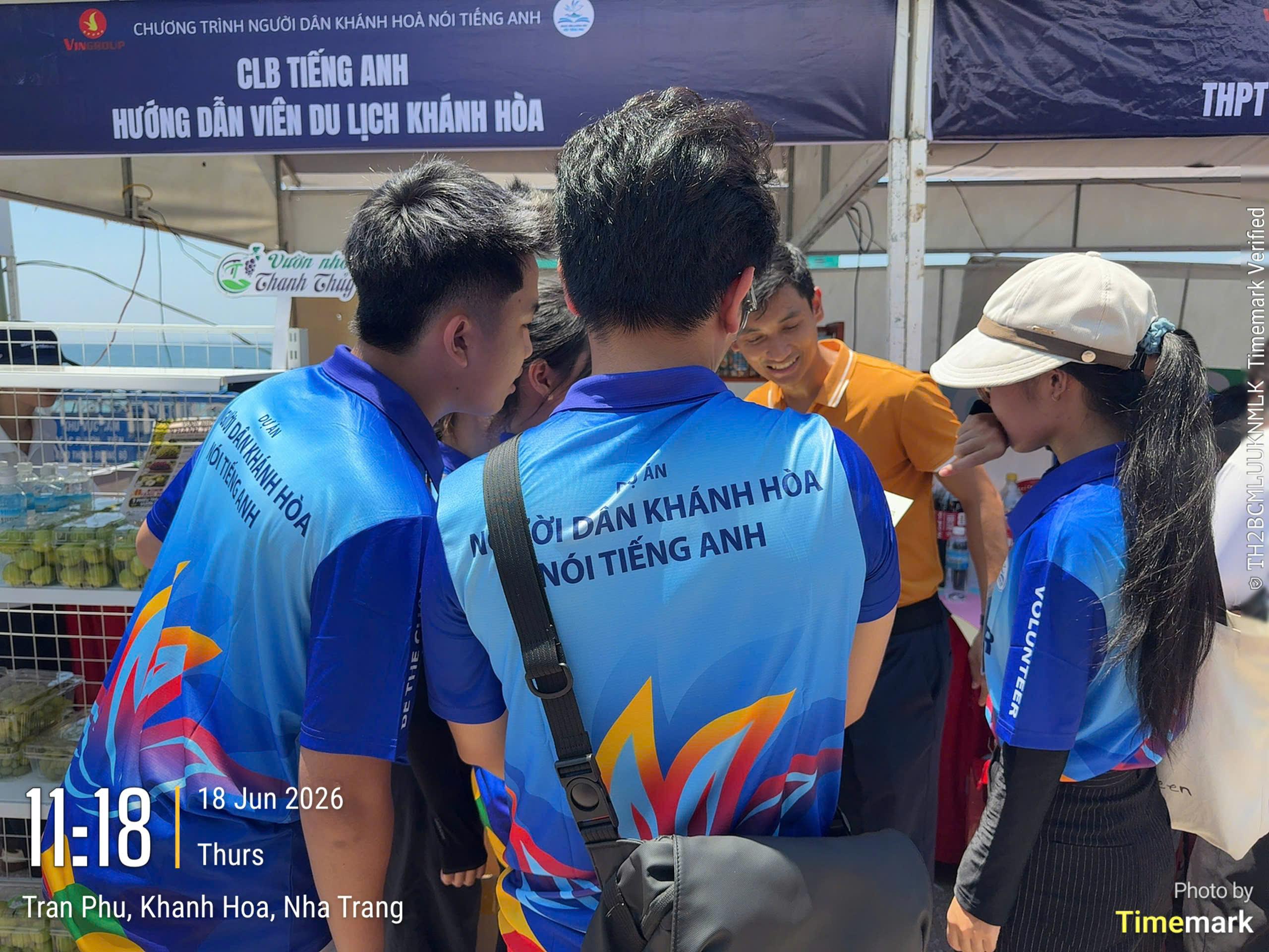 clb-tieng-anh-huong-dan-vien-ngay-hoi-tieng-anh-khanh-hoa-2026 (23)